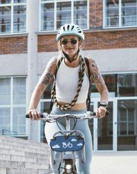 Kask rowerowy FORCE DOWNTOWN, niebiesko-zielony L-XL