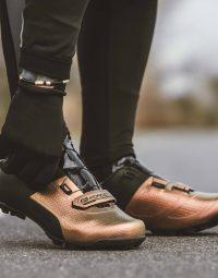 Buty rowerowe FORCE VIRTUOSO GRAVEL, czarno-brązowe 45
